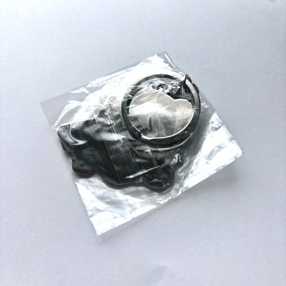 Metal Panda Key Chain - Picture 2 of 2